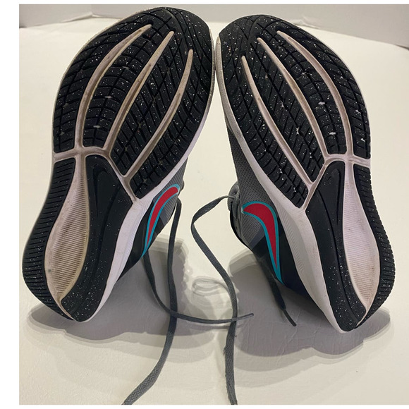 Nike Star Runner 3 (GS) Smoke Grey, Siren Red Black Youth Size 5Y DA2776-008 - Picture 5 of 6